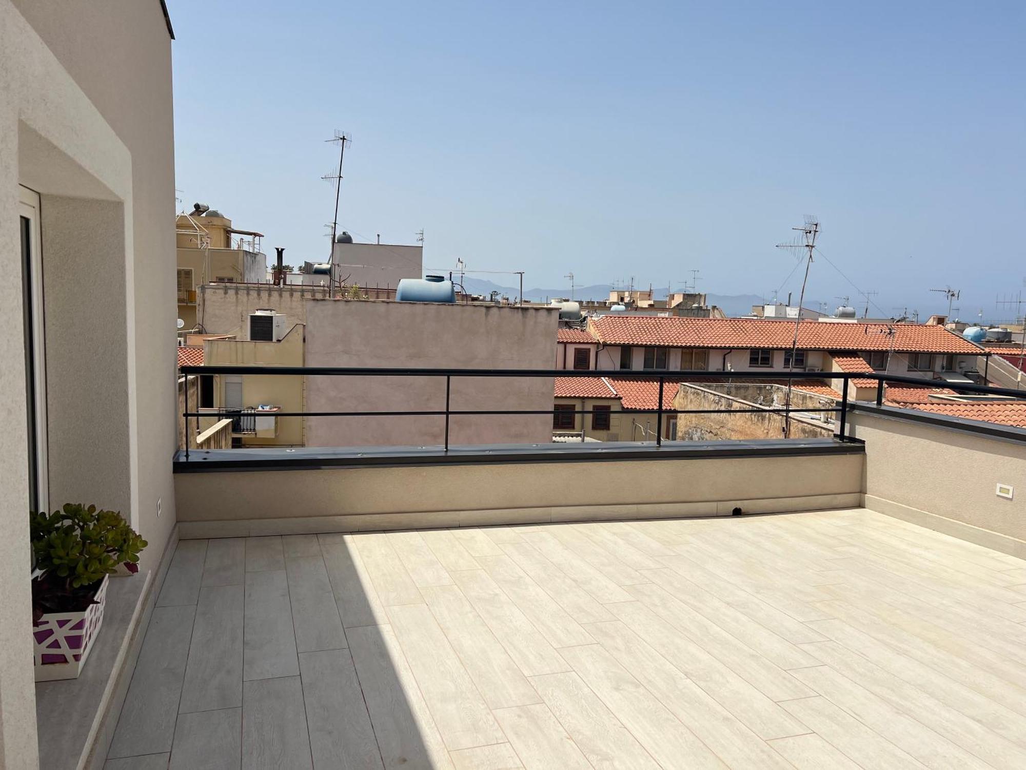Blue Sky Apartment