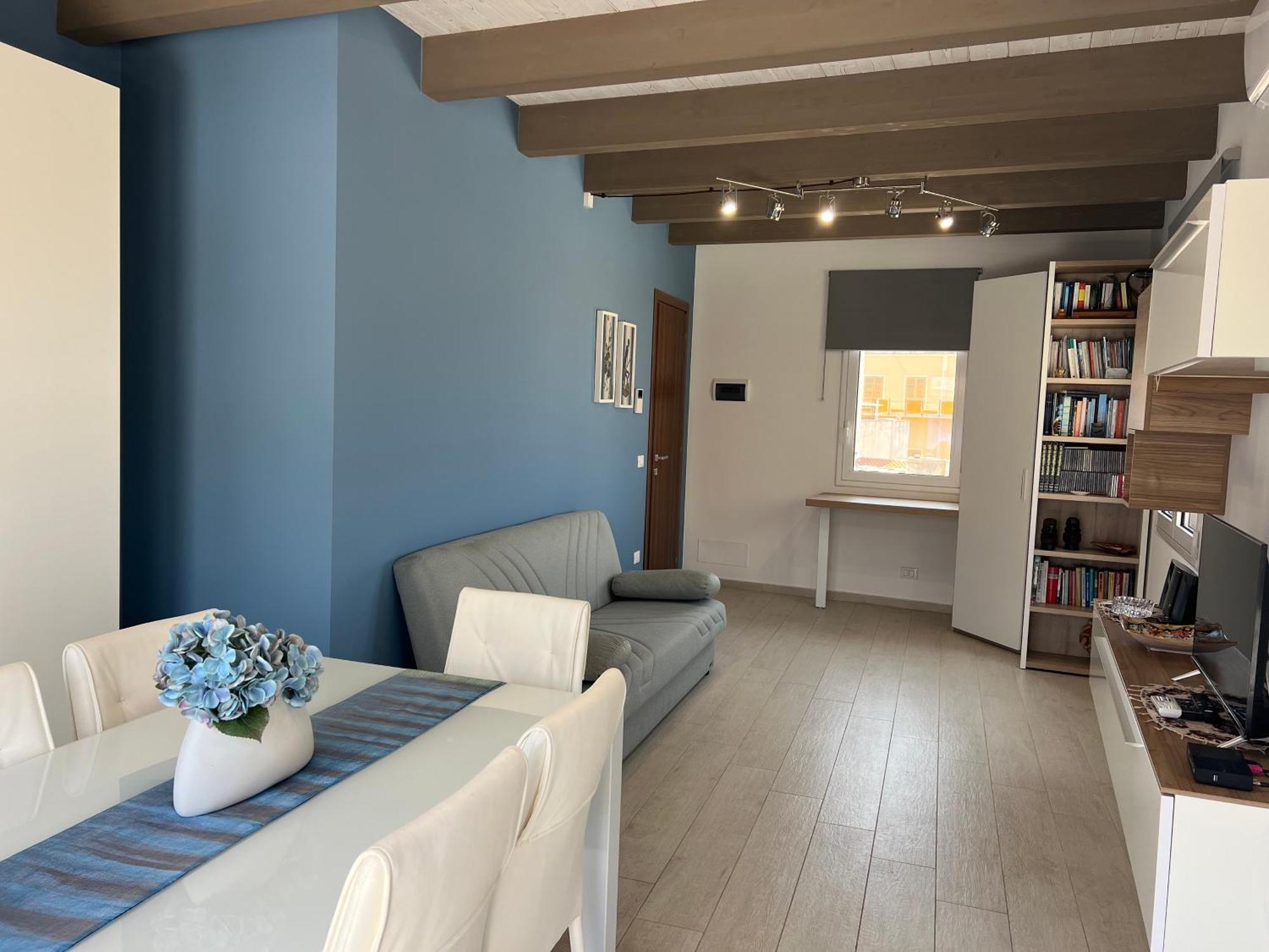 Blue Sky Apartment *